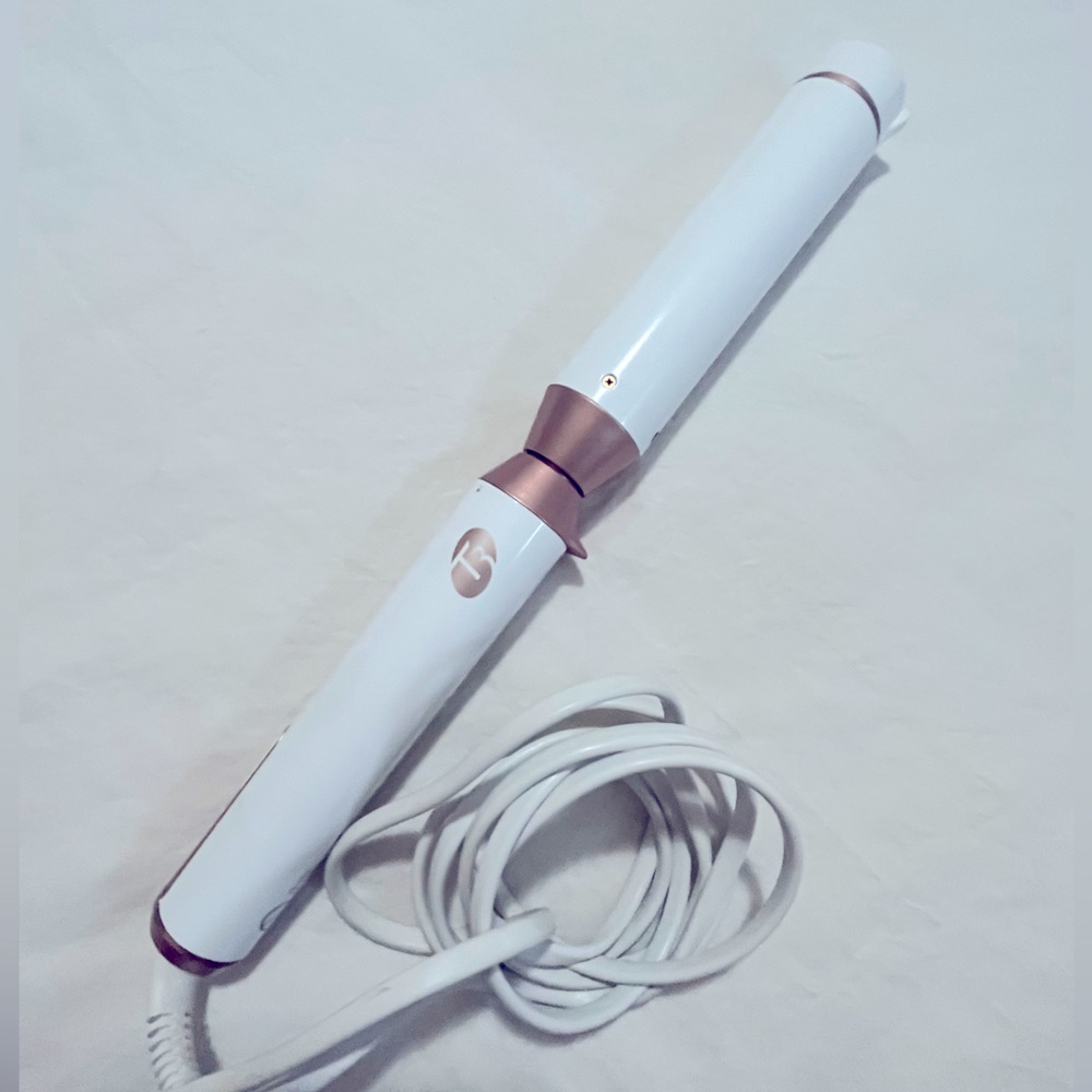 T3 1.5-in Convertible Styling Base + Wand Barrel